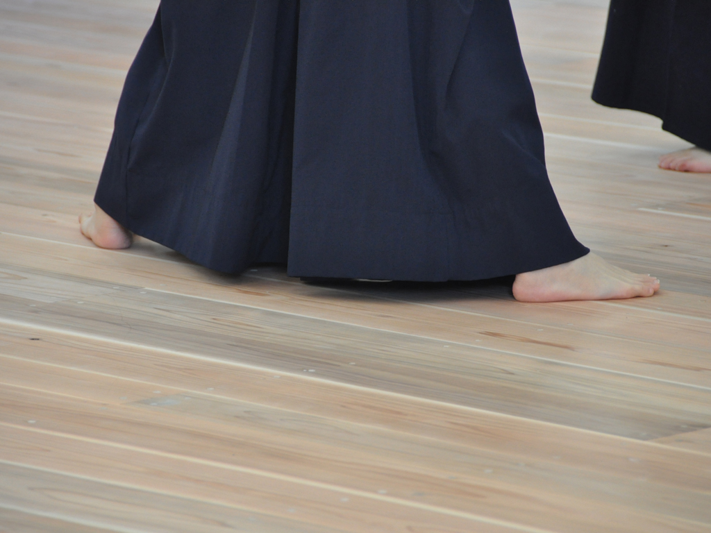 剣道場床 踏み込み